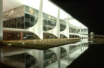 Temer assina decreto para dinamizar investimentos em portos