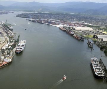Porto de Santos bate recorde anual de movimentação de cargas