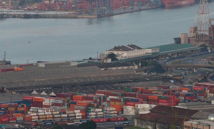 Caminhoneiros decidem encerrar greve no Porto de Santos