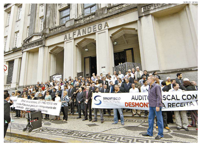 Auditores fiscais retomam greve