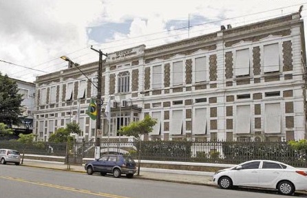 Portuários ameaçam greve