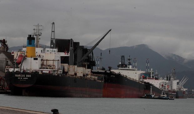 Codesp quer fornecer energia elétrica para navios atracados no Porto