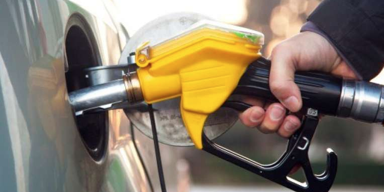 Petrobras reduz preço da gasolina