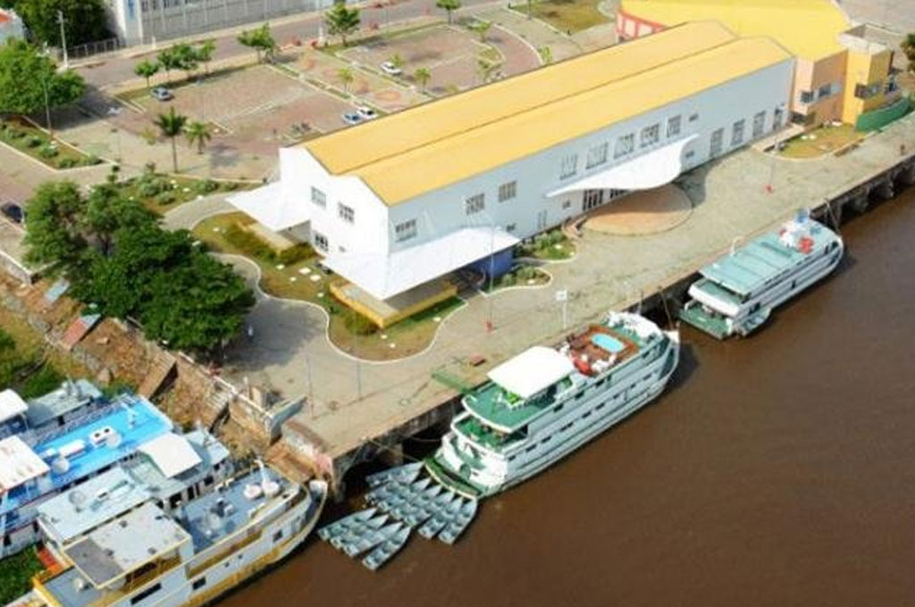 Após exigência, construção de terminal de embarque no porto é questionada