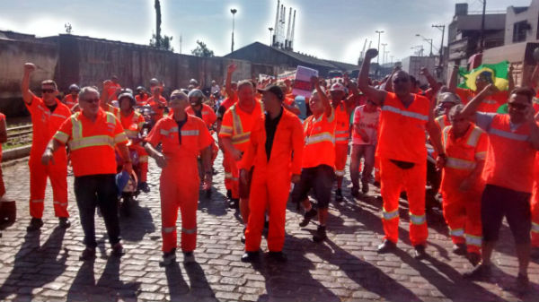 Estivadores suspendem greve prevista para hoje