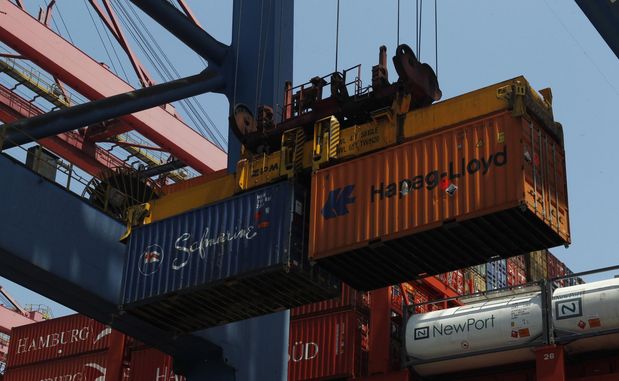 Porto bate recorde em contêineres nos primeiros oito meses do ano