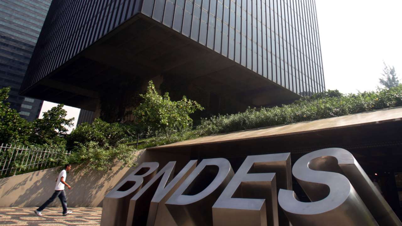 BNDES reduz exigência de conteúdo nacional