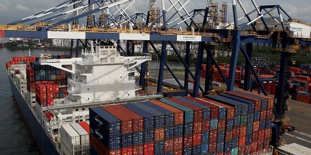 Porto de Santos abre vagas para diversos cargos