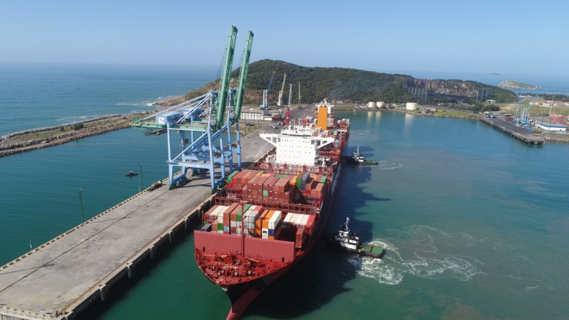 Porto de Imbituba cresce 16% de janeiro a outubro, atrai novas cargas e projeta investimentos