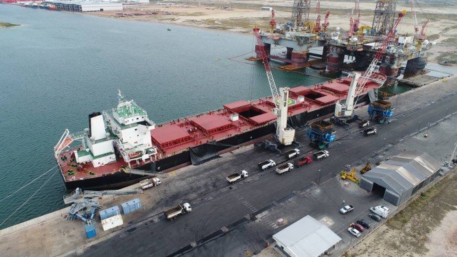 Porto do Açu quer atrair empreendimentos ligados ao gás natural
