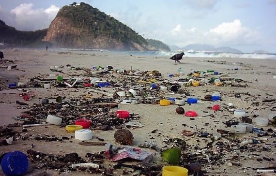 Comportamento – O lixo jogado nas praias