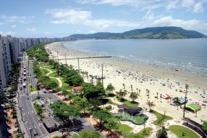 Convênio faz inventário para identificar a origem do lixo encontrado nas praias de Santos
