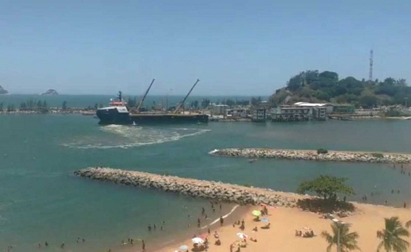 Marinha investiga suposto descarte de produto químico no Porto de Imbetiba em Macaé