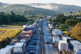 Fiesp consegue liminar para isentar empresas de multa da tabela do frete