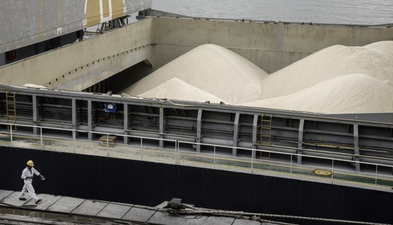 Cresce concentração no comércio de açúcar