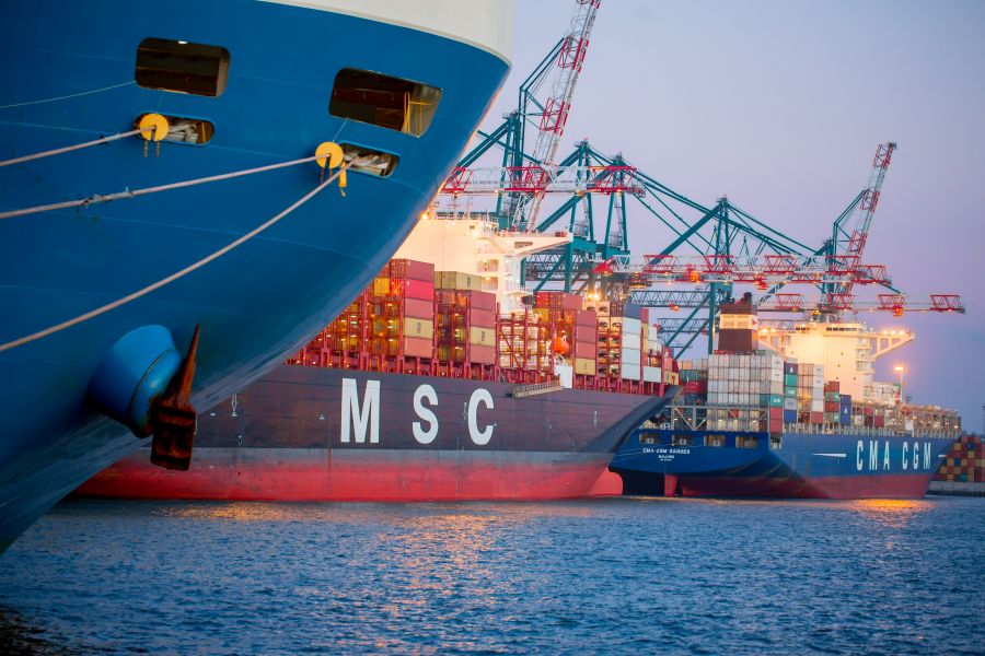 DP World assina acordo para compra de portos no Chile