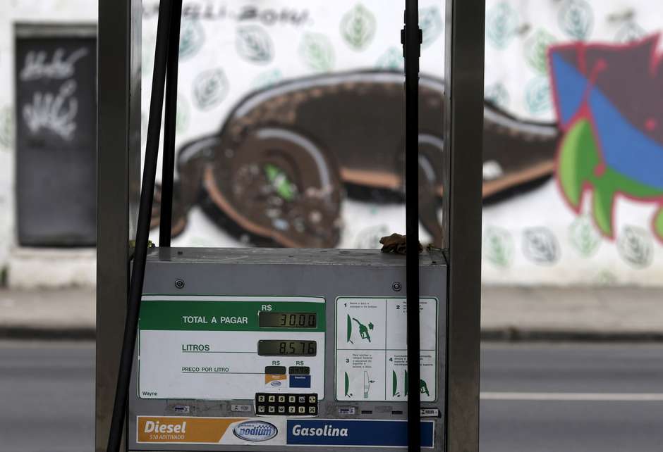 ANP recua sobre fórmula de preços de contratos