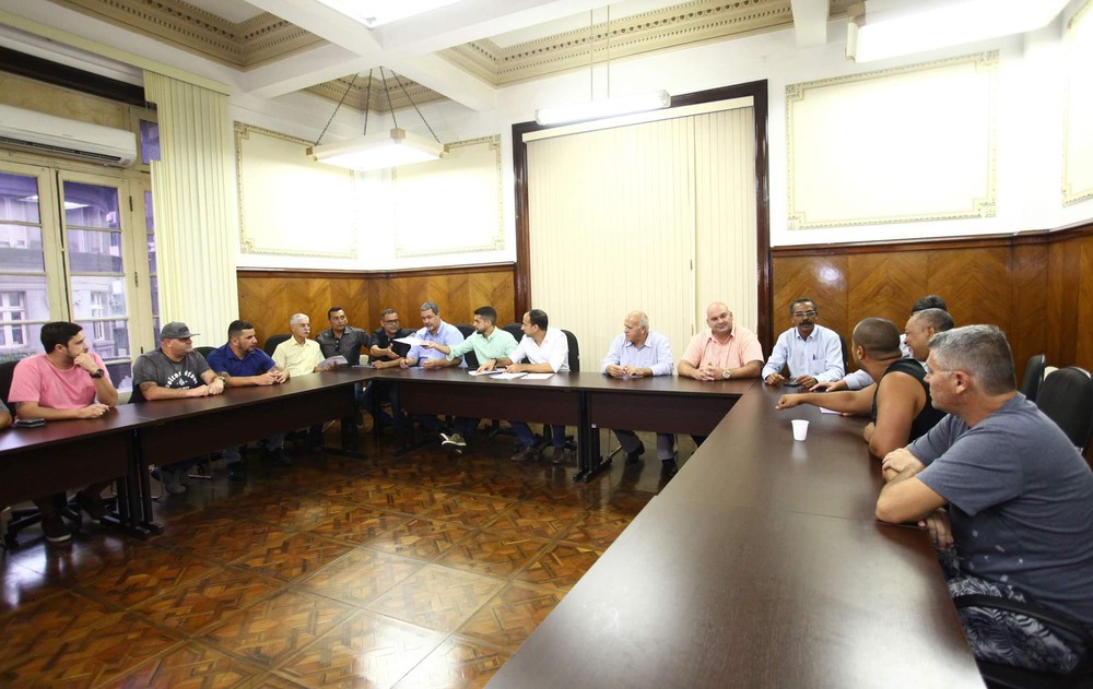 PAB e caminhoneiros agendam nova reunião com a Codesp para discutir estacionamento