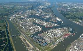 Porto de Roterdã estabelece novo recorde em volumes de contêineres
