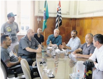Prefeito receberá caminhoneiros