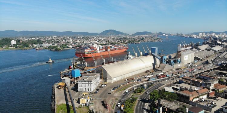 Porto de Santos lidera movimentação portuária do país com 107,5 mi de toneladas em 2018