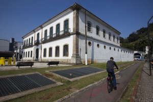 Dória exonera funcionários da AGEM