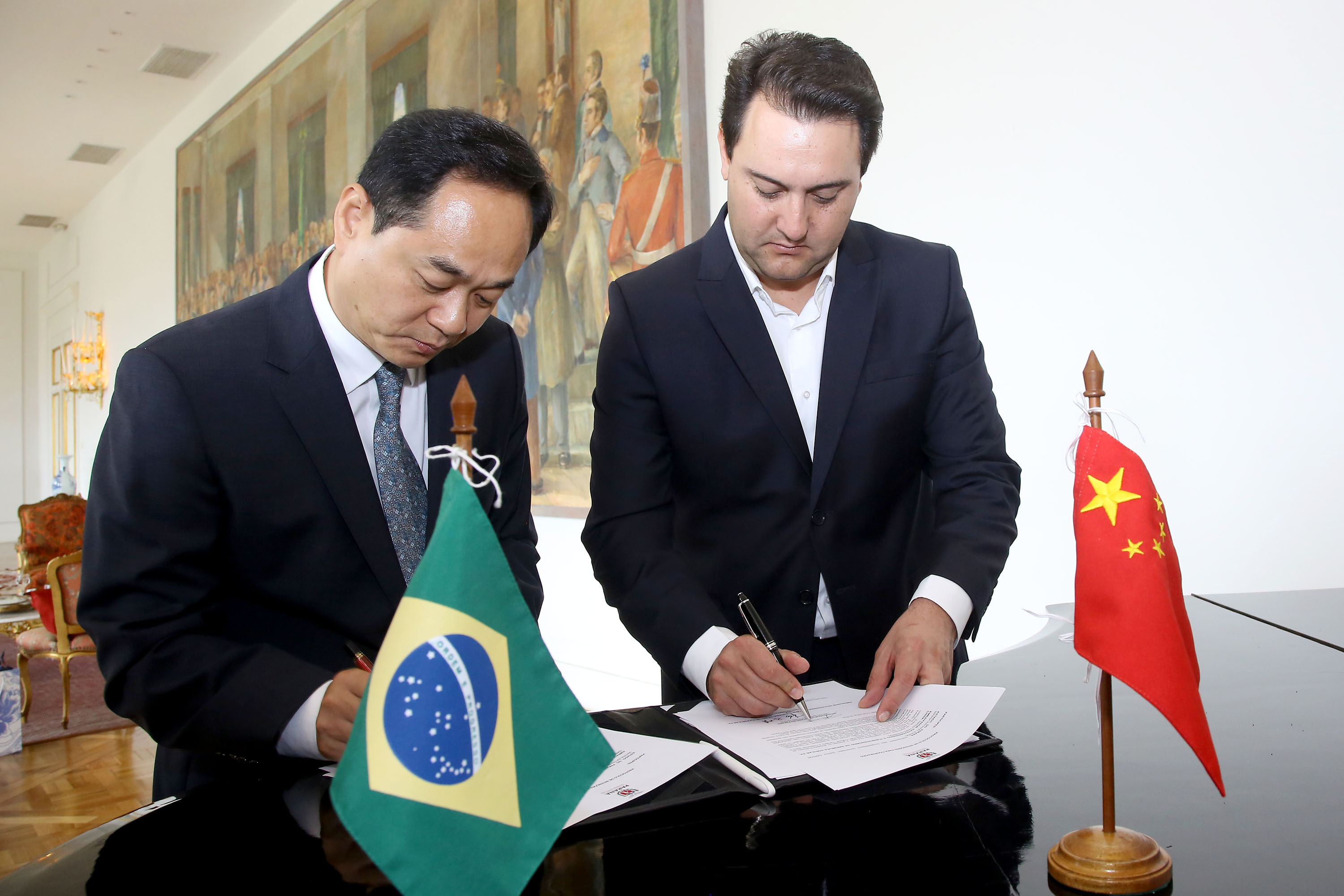China quer parceria com Paraná para obra do corredor bioceânico