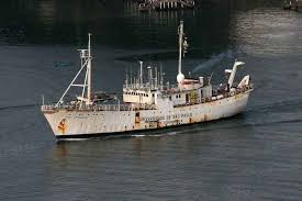 Ilhabela desiste de afundamento e vai doar navio histórico a ONG