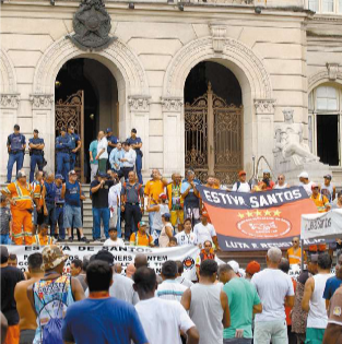 Estivadores mantêm greve e recebem apoio do prefeito