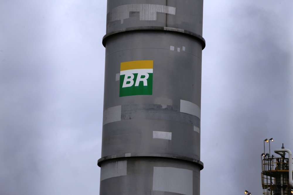 Gasolina da Petrobras tem alta de 2,5% na refinaria, no maior nível desde novembro