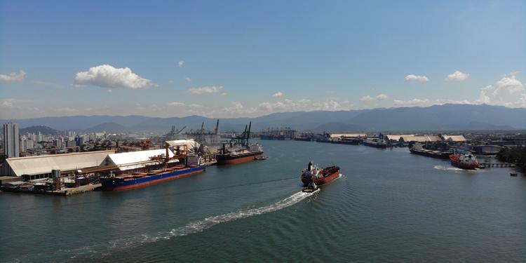 Porto de Santos oferece diversas oportunidades de emprego