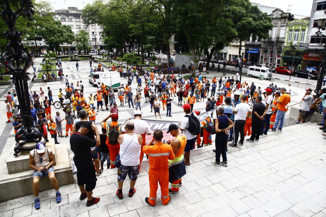Prefeitura propõe intermediar negociação entre estivadores e terminais