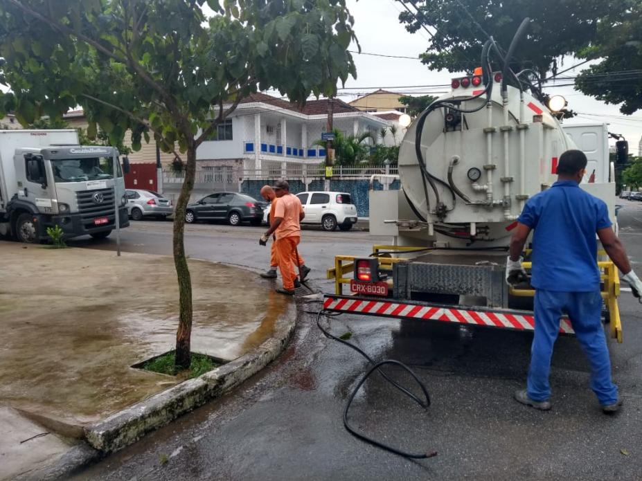 Após temporal, morros de Santos estão em estado de atenção. Defesa Civil e Seserp desobstruem vias e galerias