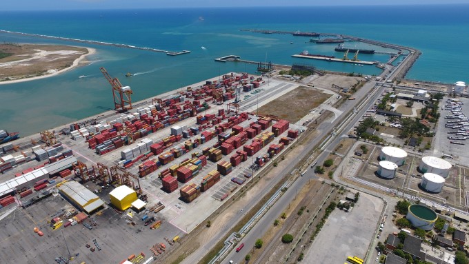 Pernambuco pede para abrir gestão do porto de Suape para setor privado