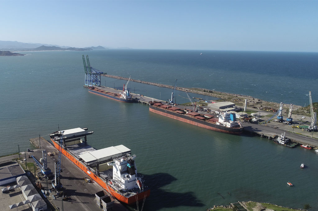 Porto de Imbituba bate recorde operacional em março