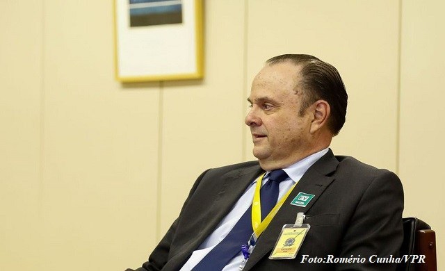 Governo Bolsonaro sofre mais uma baixa: Itamaraty demite presidente da Apex-Brasil