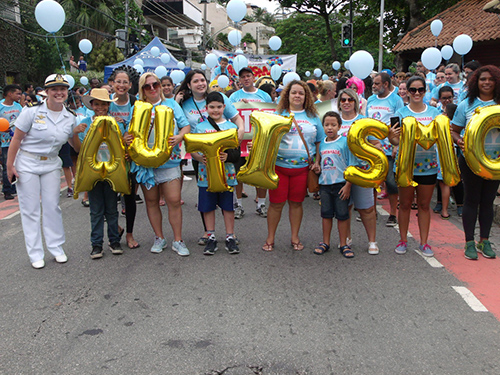 Marinha participa da Caminhada pela Conscientização do Autismo na Ilha do Governador