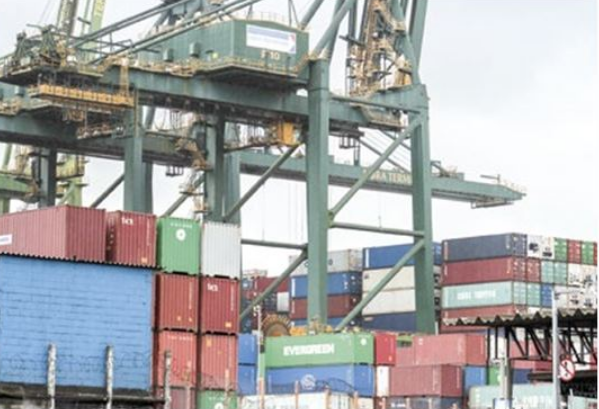 Porto registra queda na movimentação