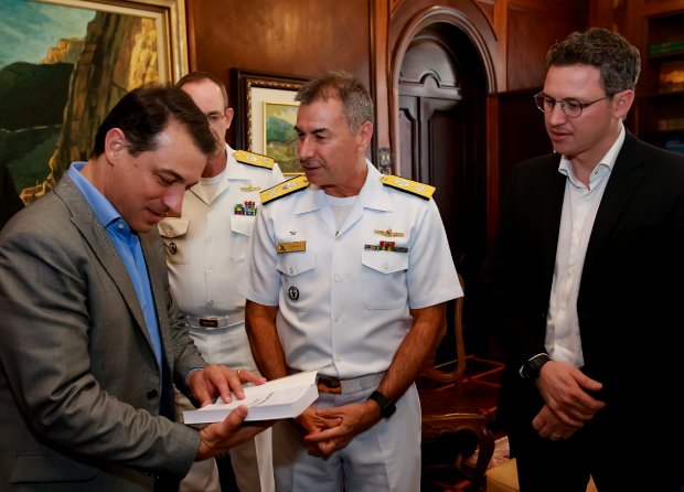 Governador Moisés conhece projeto da Marinha que deve gerar dois mil empregos diretos em Itajaí