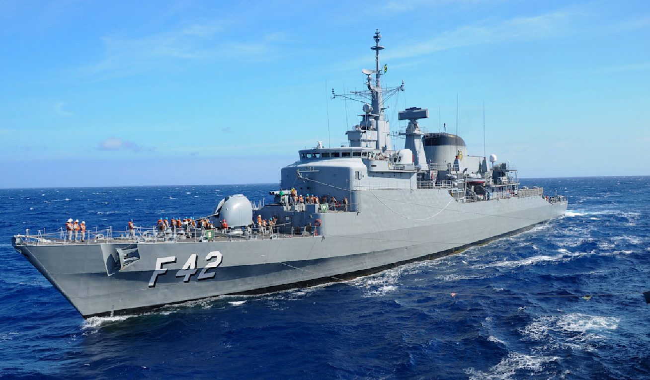 Navios de guerra abertos à visitação