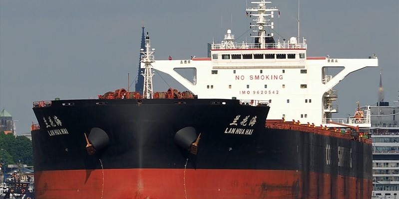 CK Hutchison vende Portos do Canal do Panamá para a Blackrock em operação bilionária