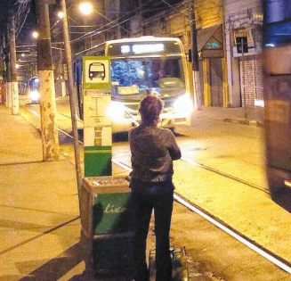 Descer fora do ponto à noite é permitido