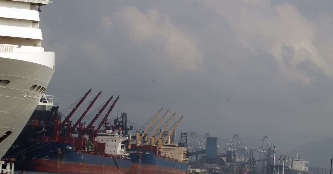 Demora em serviço atrasa partida de navios