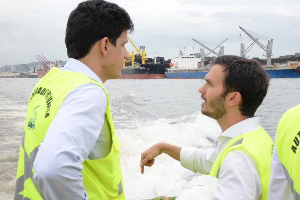 Secretário anuncia programa de fomento à navegação doméstica em visita ao Porto de Santos, SP
