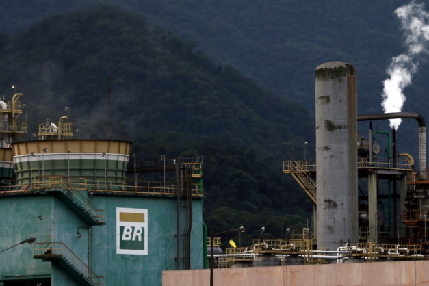 Petrobras inicia processo de venda de 4 refinarias