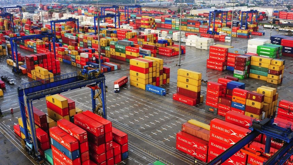 Porto de Santos: presidente da Companhia Docas debate prioridades do porto com deputados