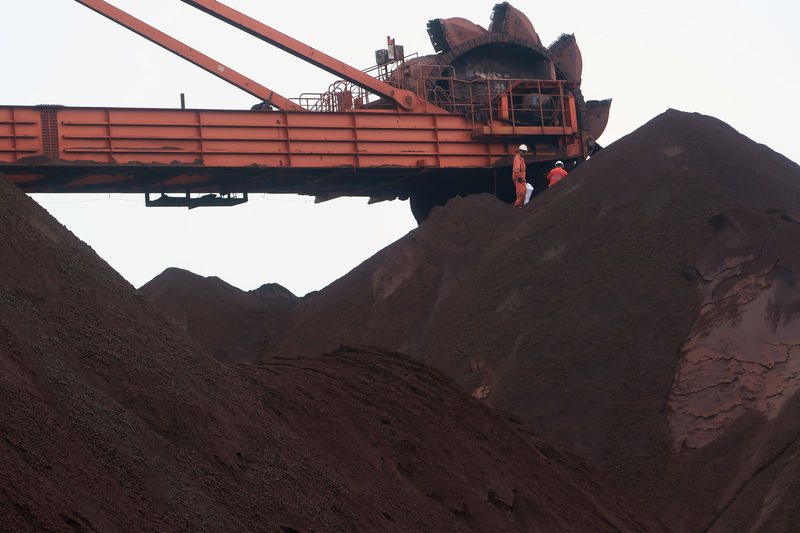 Minério de ferro na China sobe no fim da sessão e bate recorde