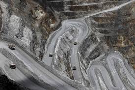 Minério de ferro na China retoma alta e quebra novo recorde por medo de oferta apertada