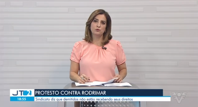 Ex-funcionários de terminal portuário se reúnem em assembleia em Santos, SP