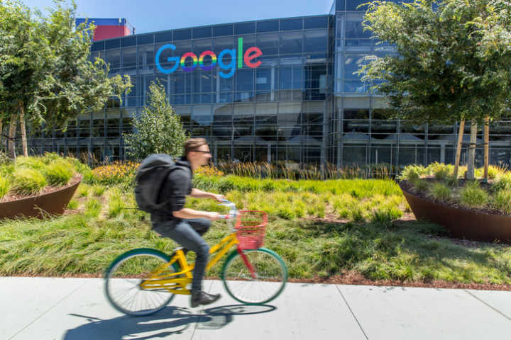 Google lança 18 especializações gratuitas com aulas em português